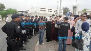 +فيديو :أمن أكادير يمنع مسيرة  للأساتذة ضحايا الحركة الانتقالية