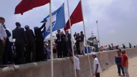 +فيديو:حجي يشرف على حفل تتويج شاطئ أكادير باللواء الأزرق