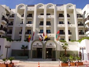 عمال و مستخدمو فندق لوازيس اكادير ينتفضون ضد خروقات إدارة الفندق