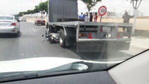 عااجل وبالصور: شاحنة ترسل مواطنا إلى المستشفى بين الحياة و الموت بإنزكان