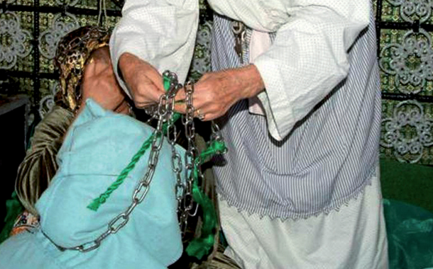 “بويا عمر” إنزكان يستقطب النساء العانسات وسط استنكار الساكنة