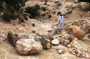 متسلط استثنائي بأكادير حرم مواطنين من التواصل حتى مع موتاهم، ومتضررون سلكوا سبيل الهجرة الجماعية بسبب ذلك.