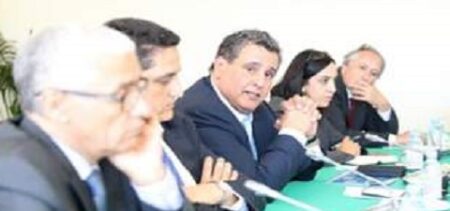 غضبة الملك تجعل أخنوش يلتقي برجال أعمال قصد إقناعهم بهذا الأمر غضبة الملك تجعل أخنوش يلتقي برجال أعمال قصد إقناعهم بهذا الأمر