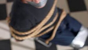 الطمع في الإرث دفع طالبا جامعيا إلى احتجاز ابن عمه لمدة 6 سنوات