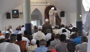 وسائل إعلام عربية تنسب لإمام مغربي فتوى إباحة المخدرات في حال كانت زوجة “المتحشش” قبيحة!!