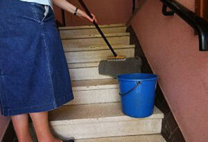 الإيقاع بفتاة “حامل” تستعمل حيلة غريبة للسطو على المنازل