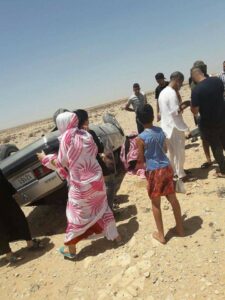 انقلاب سيارة في حادثة سير خطيرة بمدخل مدينة العيون يخلف جرحى في صفوف أسرة 10 20708309 1954578678150402 5598344389433607338 n