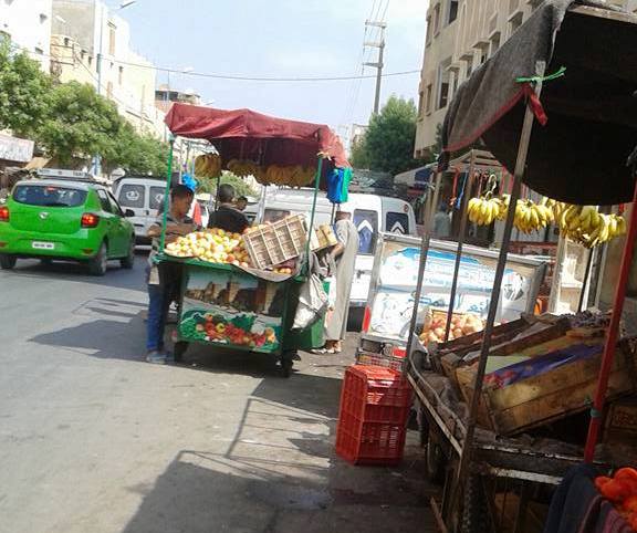 باعة متجولون يدنسون شارعا يحمل اسم الراحل”الحسن الثاني”بهوارة