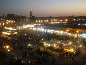 برلماني يطالب بخفض صوت الآدان باعتباره مزعجا للسياح