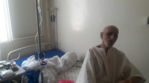 مريض ينتظر التفاتة المسؤولين لوضعه الصحي الحرج بإقليم اشتوكة ايت باها