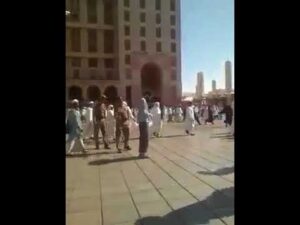 جلد إيراني حاول تدنيس المسجد النبوي