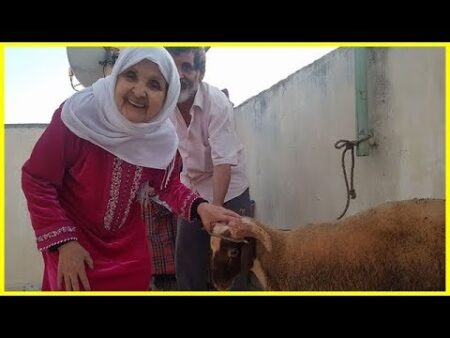 مؤثر .. ممثل مغربي مشهور يدخل الفرحة لقلب ممثلة مغربية تعاني في صمت ويقتني لها أضحية العيد