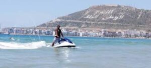 تفاصيل حادثة اصطدام دراجتين مائتين بشاطئ أكادير