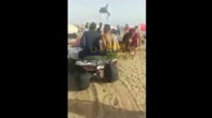 +فيديو: مصطافون يعتقلون المتخصص في سرقة حقائب المصطافين بشاطئ أكادير.