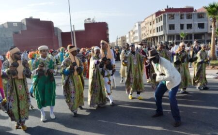 +صور و فيديو:الدورة الخامسة لكرنفال بيلماون بإنزكان تجسد البعد الافريقي بامتياز