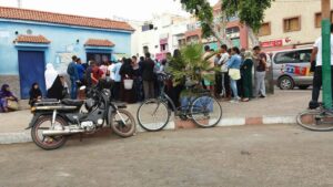 طلبة وتلاميذ يلتمسون من شركة ألزا إضافة شبابيك لتلقي طلباتهم