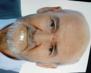 شيخ يختفي عن الأنظار، وأسرته تناشد من تعرف عليه الإتصال بها.