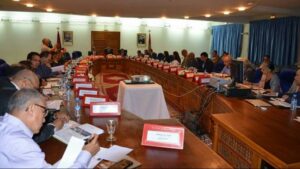 والي أكادير يبحث عن كيفية رد الاعتبار لقصبة أكادير أوفلا خلال اجتماع جمعه مع مسؤولين و ومنتخبين.