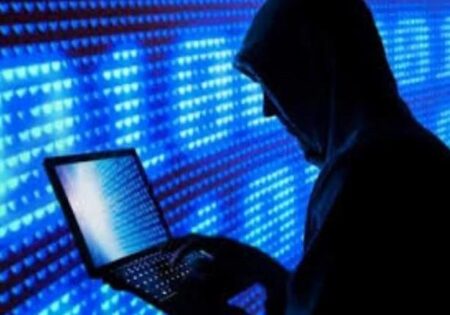 أخطر "هاركز" ذو العشرينيات من العمر بتارودانت يقع في قبضة رجال الشرطة، و هكذا حصل على 20 مليون من الضحايا