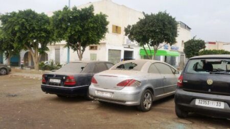 عااجل و بالصور: عصابة "الكاط كاط و البيتوبول" الخطيرة تحدث فوضى عارمة بالسيوف والحجارة بأكادير، و المصلون يلازمون المسجد بعد إغلاق أبوابه خوفا على أرواحهم