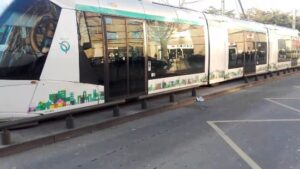 (+فيديو). حافلات الترامواي التي كان مقررا أن تعرفها مدينة أكادير.