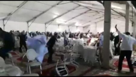 +فيديو الفضيحة: هكذا حول أنصار شباط و ولد الرشيد مؤتمر الاستقلال إلى حلبة الصراع