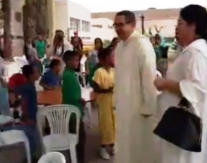 والي أكادير يشارك أطفال مؤسسة اجتماعية فرحة العيد الأضحى بعد نحر كبش لفائدتهم