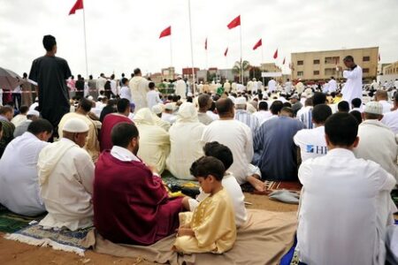 "مدعي النبوة" يخلق الجدل وسط مصلى الحي المحمدي بأكادير.