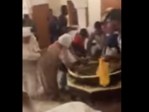 فضيحة..شاهد ما وقع لطبق “كسكس” قدم في احدى الزوايا