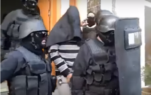 لحظات القبض على أحد أعضاء خلية فاس الإرهابية