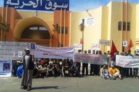 تجار مقصيون من سوق الحرية بانزكان يعلنون اعتصامهم لهذا السبب….