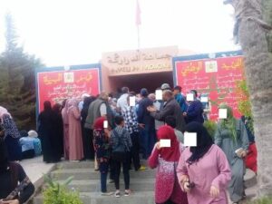 أكادير: العشرات يحتشدون في وقفة احتجاجية أمام الجماعة بسبب فلذات أكبادهم