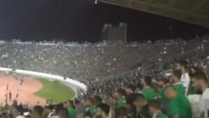 (+فيديو).شعار "ريح ريح وداك الشلييح" و الحكم زروق يؤججان غضب جماهير حسنية أكادير و مطالبة الجامعة بالتدخل. 1 a 165