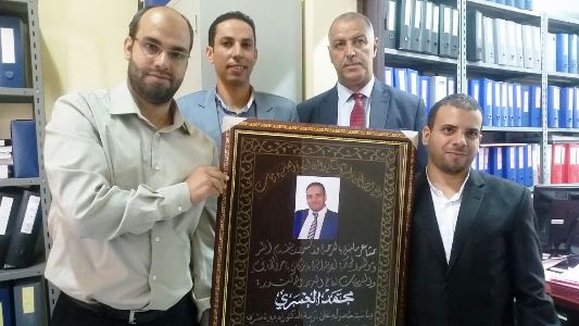 موظفو المحكمة الابتدائية بانزكان في التفاتة خاصة لزميل المهنة الحاصل على شهادة الدكتوراة من جامعة ابن زهر بأكادير