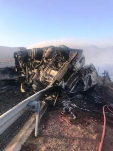 أكادير24 تنفرذ بنشر صور مؤثرة لحادثة السير الخطيرة بأكادير، و هذه هي الحصيلة النهائية للحادث.