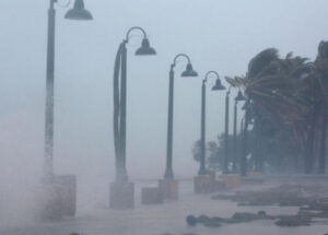 بعدما تضاعفت قوته اليوم الاثنين: هل يتعرض المغرب لإعصار “أوفيليا”؟