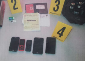 +صورة: حادثة سير تلقائية تفك لغز عصابة خطيرة تحترف السرقة بسيارة ضمنها فتاة، وهذا هي المحجوزات التي عثرت بحوزتها.