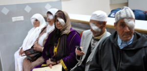 مرضى العيون بأكادير: معاناة من نوع خاص تشكل الاستثناء في كل شئ، و الوردي مطالب بالتدخل العاجل.