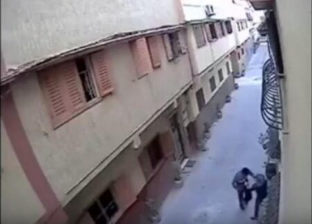 أكادير : تصوير مشاهد لجريمة خيالية تقود شابين وفتاة إلى الإعتقال، و الشرطة تعاملت بالصرامة و الحزم مع النازلة لهذا السبب: