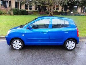 المجرمة الخطيرة التي تنفذ عملياتها الإجرامية ب: “Kia Picanto ” الزرقاء تقع في قبضة الشرطة بميعة شركائها