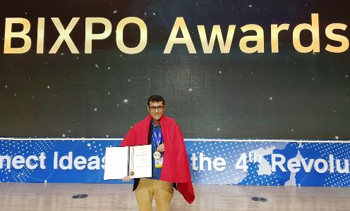 تتويج أستاذ جامعي من أكادير بالميدالية الذهبية في المعرض الدولي للاختراع بكوريا الجنوبية