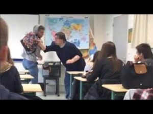 هكذا يتعامل الاساتذة مع شغب التلاميذ في اوروبا