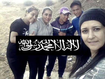 وفاة 4 شابات خلال رحلة لتشجيع المنتخب الوطني ضد نظيره الإيفواري، و كتيبة رونار مطالبة بالوفاء لأرواحهن. وفاة 4 شابات خلال رحلة لتشجيع المنتخب الوطني ضد نظيره الإيفواري، و كتيبة رونار مطالبة بالوفاء لأرواحهن.