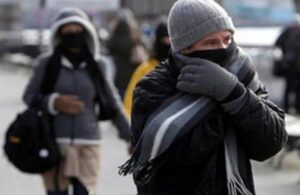 الطقس بارد مع وجود صقيع أو جريحة في توقعات الأرصاد الجوية لحالة الطقس يومه الخميس. 7 q 70