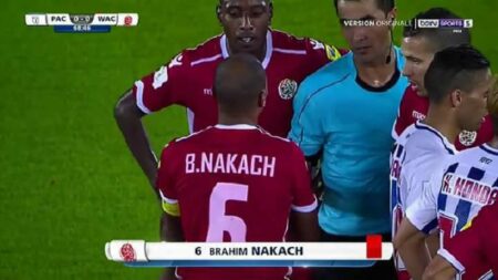 بعد خسارته أمام باتشوكا المكسيكي… هكذا تعاملت الجماهير مع لاعبي الوداد الرياضي بعد خسارته أمام باتشوكا المكسيكي... هكذا تعاملت الجماهير مع لاعبي الوداد الرياضي