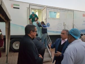 والي سوس وعامل إنزكان أيت ملول يتفقدان القافلة الطبية لمكافحة أمراض العيون بالتمسية ويطمئنان على صحة المستفيدين