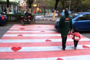 مذكرة للحموشي تقدم توضيحات بخصوص مذكرة تطبيق غرامة 25 درهم على الراجلين