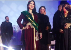 وسط غضب متسابقات مغربيات وإغماء أخريات بأكادير..إماراتية من أصل مغربي تتوج بلقب ملكة حسناوات العرب في أكادير