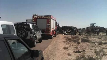 فاجعة بأكادير: قتلى وجرحى في اصطدام خطير بين شاحنة محملة بعلب "الشامبوان و سيارة