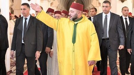 عــــاجل: الملك يحل في هذه الأثناء بالخيمة الملكية بساحة الأمل بأكادير